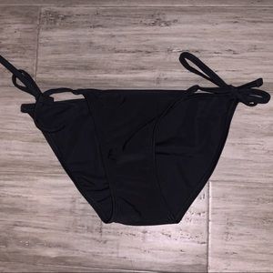 Black bikini bottoms
